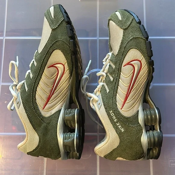 NIKE SHOX GENTLY USED! Size 8.5M. Colors olive green. - Picture 2 of 8